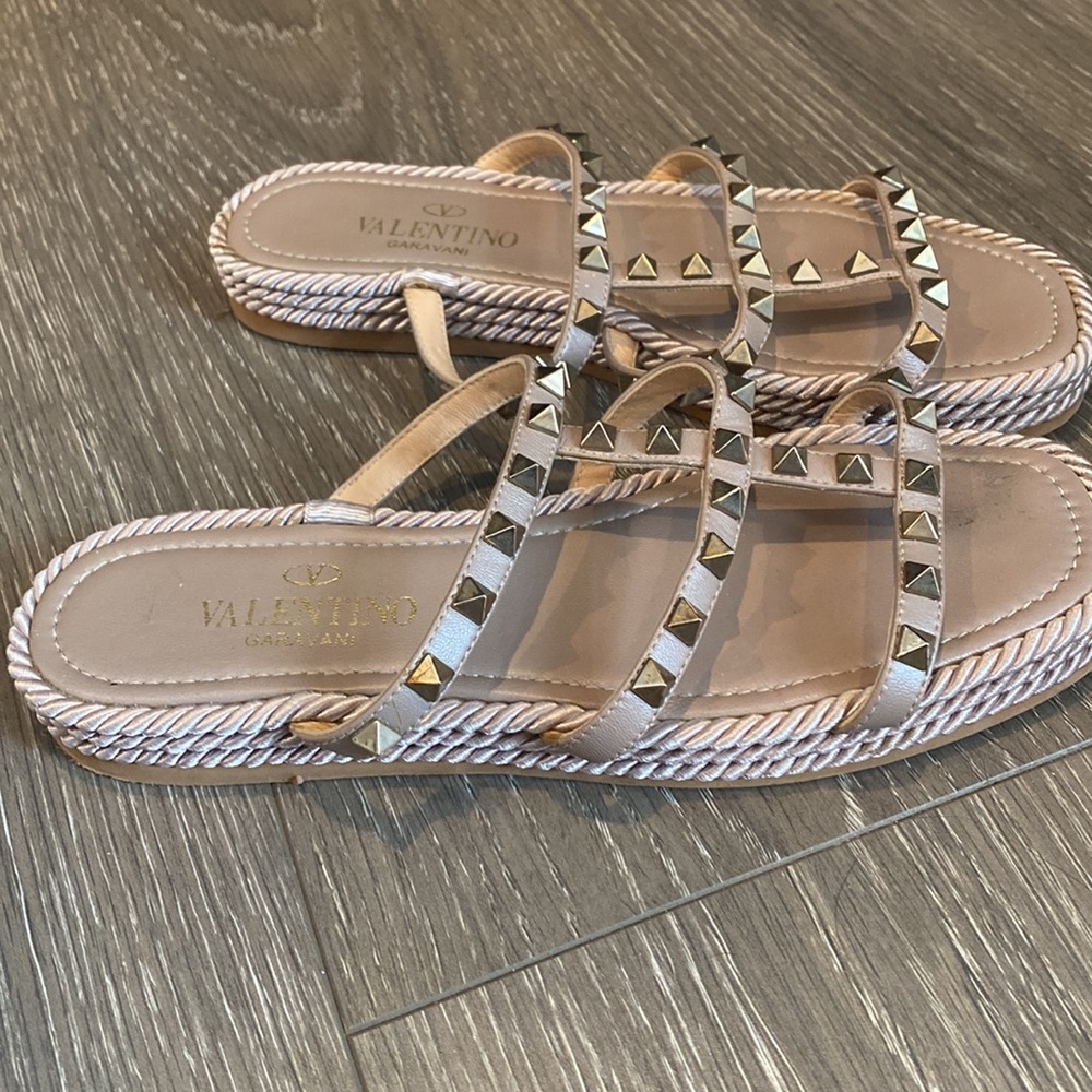 Weaved Platform Studded Sandals Size 40/9.5 - Picture 2 of 4